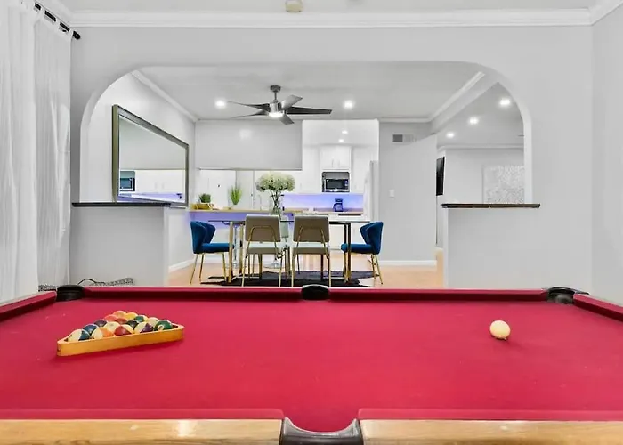 Massive 5Br Resort Style Retreat With Heated Pool