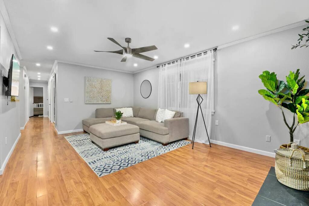 Holiday home Massive 5br Style Retreat With Heated Pool San Diego