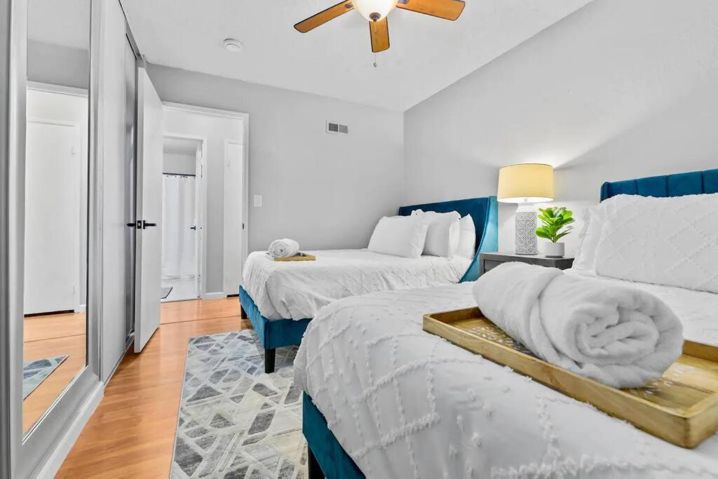Massive 5br Style Retreat With Heated Pool *