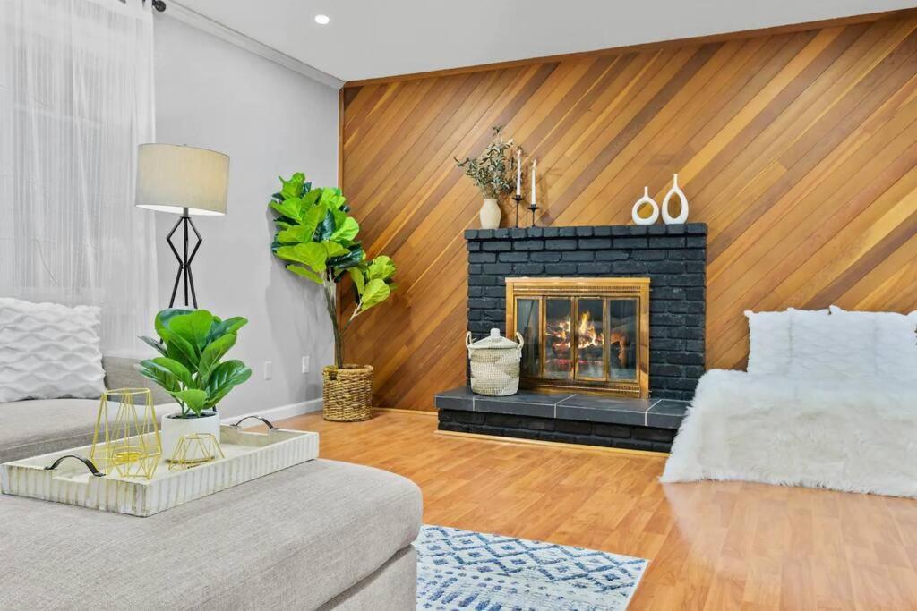 Massive 5br Style Retreat With Heated Pool Holiday home *