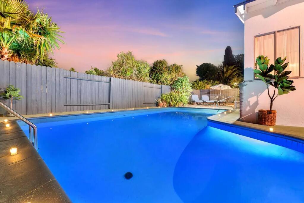 Massive 5br Style Retreat With Heated Pool Holiday home San Diego